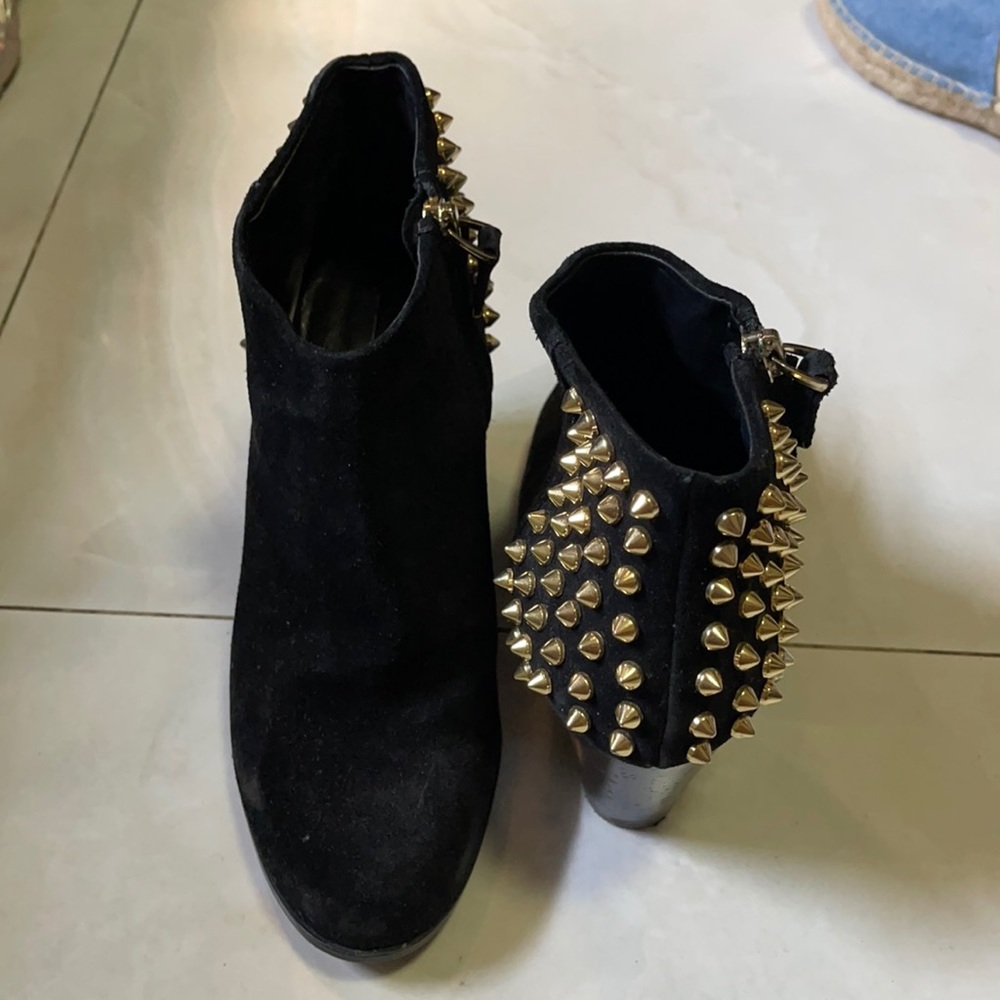 Black suede bootie